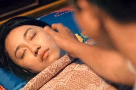 Huỳnh Hồng Loan nói về cảnh phim "Mẹ rơm" bị cho là loạn luân 