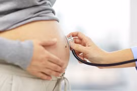 Gặp chị bán nước đầu hẻm đi khám thai, sốc khi biết sự thật