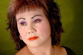 Mr Đàm khởi động đêm nhạc ủng hộ nghệ sĩ Hoàng Lan