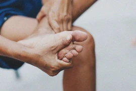 Đau nhói ở ngón chân cái là bệnh gì?