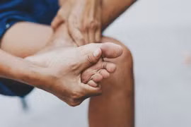 Đau nhói ở ngón chân cái là bệnh gì?