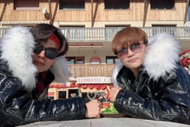 MC Đại Nghĩa lên tiếng về nghi vấn sống cùng đàn em kém 17 tuổi