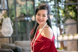 NSƯT Chiều Xuân vẫn trẻ đẹp dù đã ngoài 50 tuổi, lên chức bà 