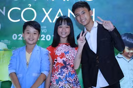 Dàn sao "Tôi thấy hoa vàng trên cỏ xanh" xì tin ở HN