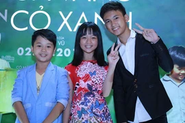 Dàn sao "Tôi thấy hoa vàng trên cỏ xanh" xì tin ở HN