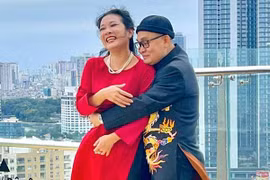 Xuân Hinh ôm chặt "bạn kim cương" Thanh Thanh Hiền