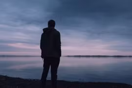 Bạn gái cũ chỉ cho tôi nhận con với điều kiện oái oăm