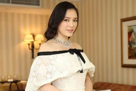 "Lý Nhã Kỳ không có thời gian nói mãi về chiếc đầm!"