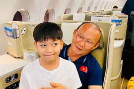 Hồ Ngọc Hà khoe ảnh gặp HLV Park Hang-seo dịp đầu năm mới