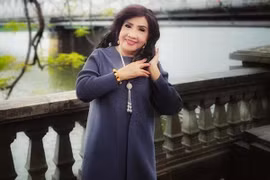 NSND Lệ Thủy sống vui khỏe, lạc quan ở tuổi 74