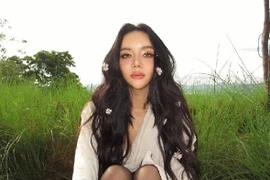 Con gái tỷ phú Singapore bị chồng cũ “chia tay đòi lại quà“