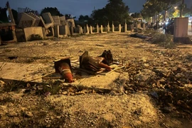 Phát hiện thi thể người đàn ông bị cháy đen ven đường