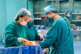 Cứu sống sản phụ và thai nhi bị sa dây rốn