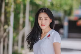 “Quỳnh búp bê” Phương Oanh tung loạt ảnh trẻ như gái mười tám