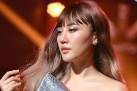 Văn Mai Hương lên tiếng vụ hát hit của Hoài Lâm chưa xin phép