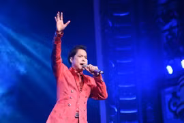 Ngọc Sơn được phong Giáo sư âm nhạc, trò đùa quá lố?