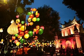 Tìm về tết Trung thu xưa trong Thu Vọng Nguyệt 