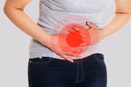 Khám rong kinh, bé gái 11 tuổi phát hiện có 2 buồng tử cung