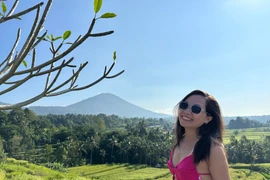 Blogger Nhung Phùng: Từ đam mê du lịch đến triệu phú kinh doanh online