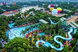 Đầm Sen Nước 'cài số lùi' kế hoạch lãi năm 2025