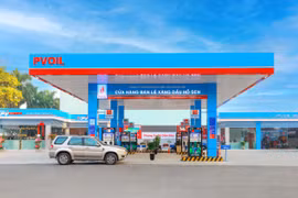 Giá xăng dầu giảm sâu, PVOIL đánh rơi 88% lợi nhuận