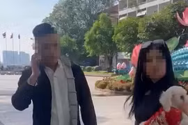 Phẫn nộ clip cặp đôi đánh bảo vệ tại phố đi bộ Nguyễn Huệ