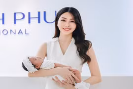 Hoa hậu Đặng Thu Thảo lộ diện sau khi bí mật sinh con
