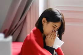 Vợ chết lặng khi nghe hàng xóm tiết lộ một câu về chồng