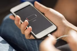 Sạc pin điện thoại làm thế nào để an toàn, tránh phát nổ? 