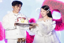 Mỹ nhân làng hài Puka giấu bụng bầu bên chồng trẻ