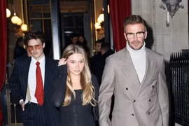 Gia đình Beckham chiếm sóng ở show thời trang