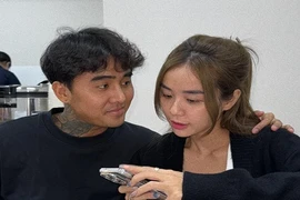 Vợ cũ Hoài Lâm và Đạt G đồng loạt khoe ảnh hẹn hò