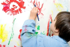 8 thói quen của trẻ khiến cha mẹ "phát điên", hóa ra hữu ích