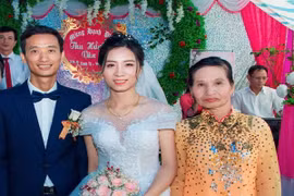Giữa đám cưới, mẹ chồng hỏi một câu khiến con dâu ghi nhớ