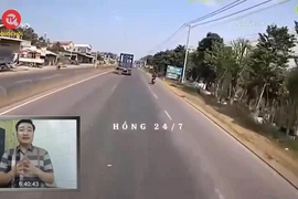 Video: Tài xế container chuyển hướng ẩu báo hại xe máy
