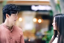 Cô gái hẹn hò dẫn cả nhà đi ăn cùng, chàng trai than trời