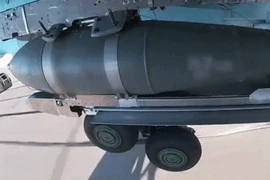 Video: Hai quả bom FAB-500 được thả từ cường kích ném bom Su-34 