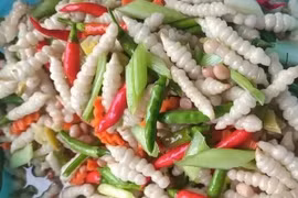 Loại rau dại hình dạng giống con sâu, được ví như nhân sâm