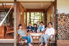 Một gia đình Nhật Bản 10 năm sống trên núi 