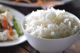 Ăn nhiều cơm có gây béo bụng không?