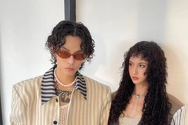 Vợ Decao ôm con khóc và chảy máu miệng trên livestream