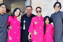 Ca sĩ Thu Phương tuổi 51 vẫn nhiều sợ hãi