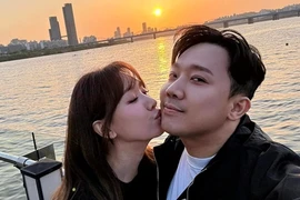 Lỡ nhận show ngày sinh nhật Hari Won, Trấn Thành liền “nịnh” vợ