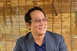 Nghệ sĩ Hoàng Hải tặng vợ ô tô sau mỗi bộ phim