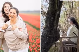 Mẹ hạnh phúc vì lần đầu tiên được con gái đưa đi du lịch