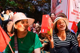 Thức trắng đêm chờ đón Lễ diễu binh kỷ niệm Chiến thắng Điện Biên Phủ