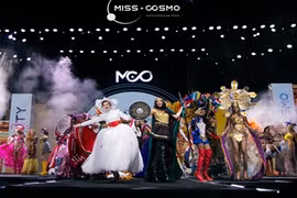 Sân khấu Miss Cosmo bị sập, lịch trình cuộc thi có bị ảnh hưởng?