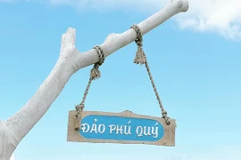 Theo chân cô gái Hải Phòng rong ruổi Phú Quý