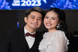 Vân Trang “nịnh” chồng Việt kiều, kỷ niệm 8 năm ngày cưới