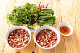 Đặc sản Việt trên bàn nhậu nhưng là nỗi ám ảnh với khách Tây